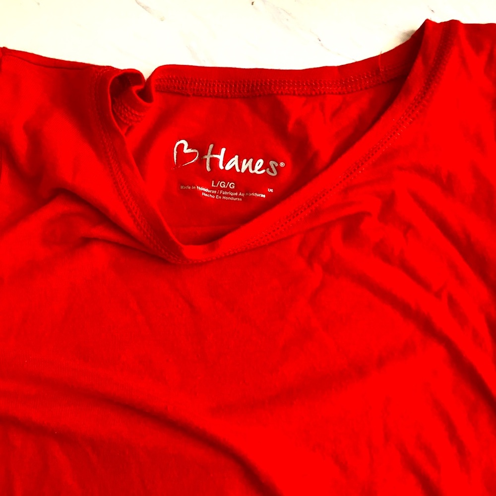 nice loose long sleeve, no stains or rips!